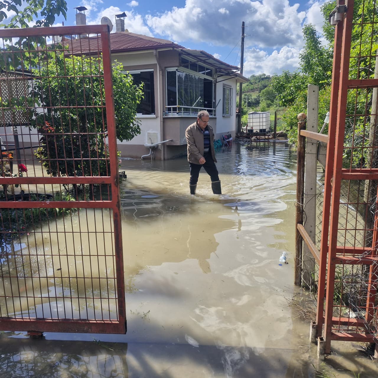 Tokat Erbaa'da Büyük Panik: Kelkit Çayı Yükseldi, 70 Ev Acilen Tahliye Edildi!