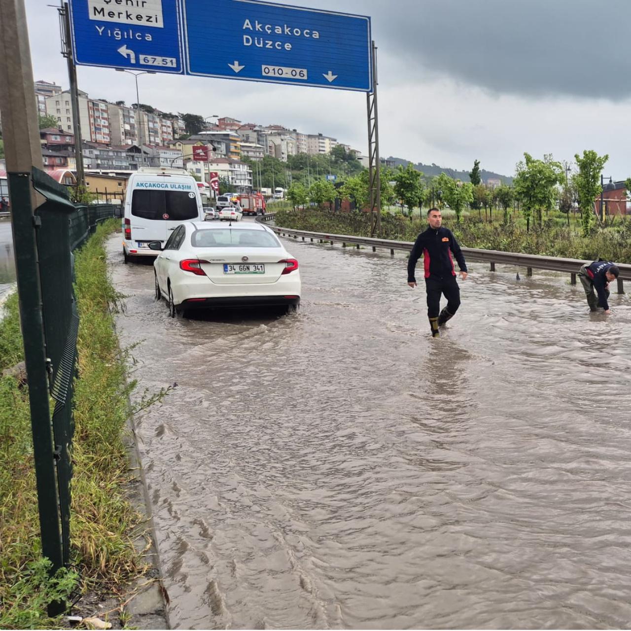 SON DAKİKA: Zonguldak-İstanbul Karayolu Felç! Ulaşım Durdu, Kilometrelerce Araç Kuyruğu Oluştu