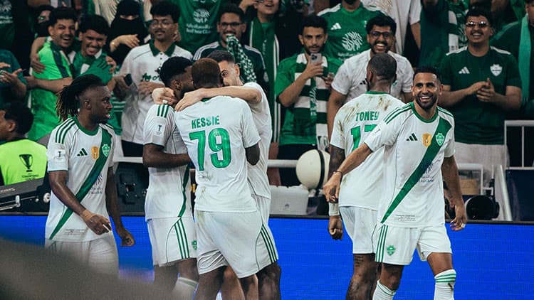 Merih Demiral, Asya'da Zirveye Çıktı: İşte Başarının Sırrı