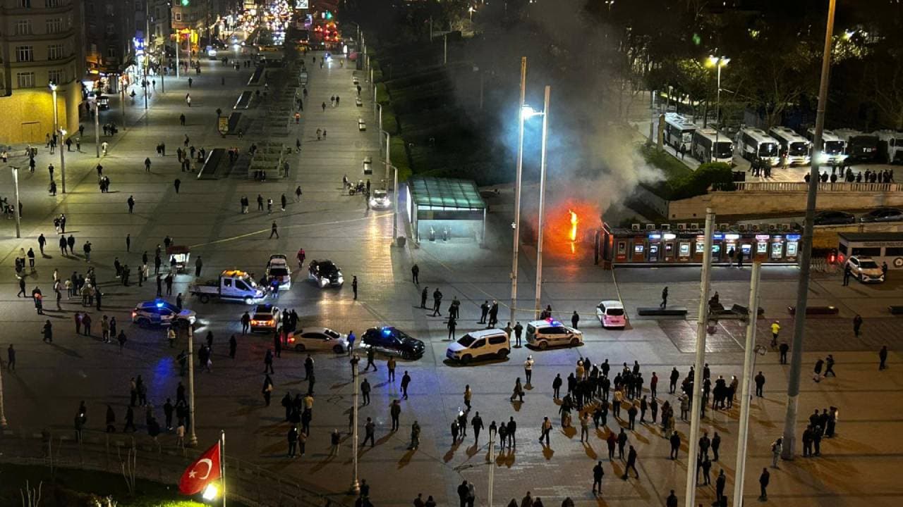Taksim'de Korku Dolu Dakikalar: Metro Asansöründe Yangın Çıktı!