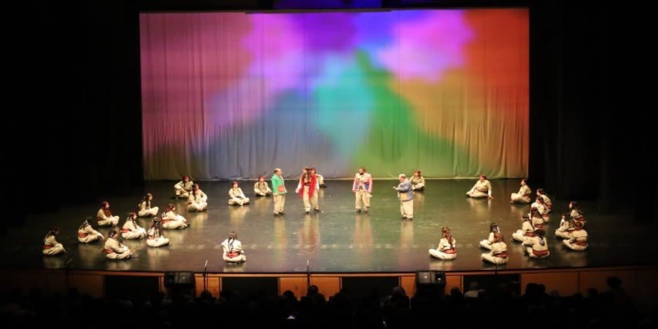 Diyarbakır'da Kürtçe Tiyatroya Yoğun İlgi: 'Moraşîn' Sahneden Yükselen Bir Destan