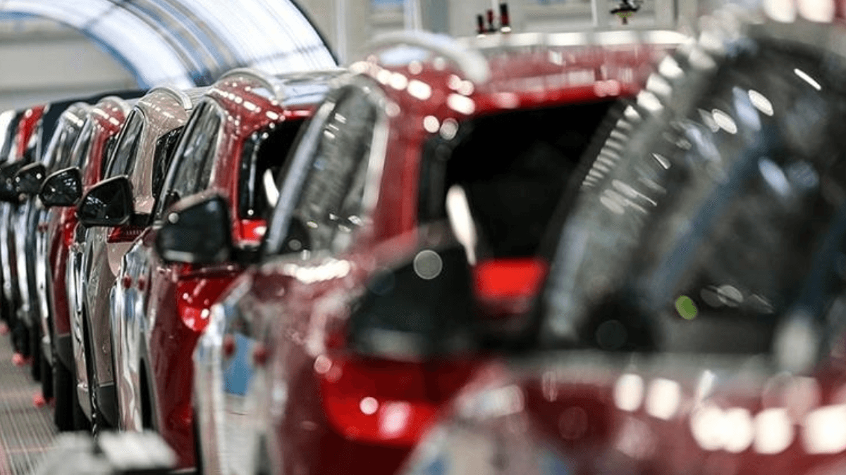 Türkiye Otomotiv Piyasasında Büyük Değişim: En Çok Satanlar Listesinde Zirve El Değiştirdi ve Derinlemesine Pazar Analizi